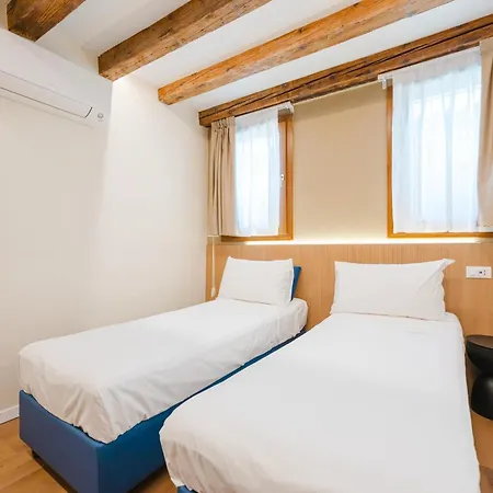 Guest house Ca' Loredana - 10 Min From Train Station Venice